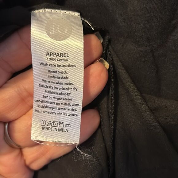 JAI GOVINDAM Indian Hand Embroidered Kurti-Chikankari Cotton Long Kurti's Tunic - Picture 9 of 10